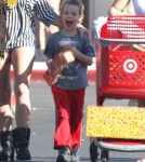 Britney & Jamie Lynn Spears Take Her Boys Shopping At Target