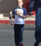 Britney & Jamie Lynn Spears Take Her Boys Shopping At Target