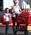 Britney & Jamie Lynn Spears Take Her Boys Shopping At Target