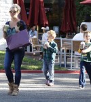 Semi-Exclusive... Britney Spears Takes Her Boys Shopping