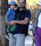 Exclusive... Elizabeth Banks And Family Out For Breakfast