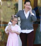 Jennifer Garner Picks Violet Up From School