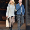 Pregnant Malin Akerman & Roberto Go Shopping