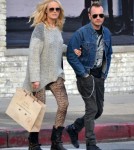 Pregnant Malin Akerman & Roberto Go Shopping