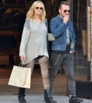 Pregnant Malin Akerman & Roberto Go Shopping
