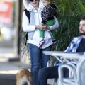 Exclusive... Pink Grabs Breakfast With Baby Daughter Willow Hart