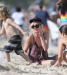 Ashlee Simpson And Son Bronx Enjoy A Day On The Beach