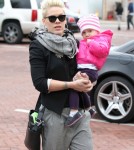Exclusive... Pink & Willow Christmas Shopping In Malibu