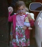 Ben Affleck Takes His Mom & Daughter To Breakfast