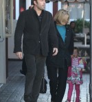 Ben Affleck Takes His Mom & Daughter To Breakfast