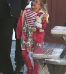 Ben Affleck Takes His Mom & Daughter To Breakfast