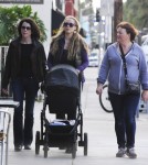 Elizabeth Berkley Dines At La Coversation With Her Family