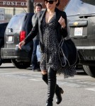 Pregnant Pretty Jenna Dewan Gets A Manicure