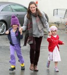 Jennifer Garner And Family Shopping On A Rainy Day