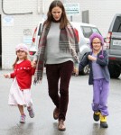 Jennifer Garner And Family Shopping On A Rainy Day