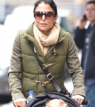 Bethenny Frankel Out Walking Daughter Bryn In New York