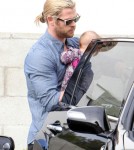 Chris Hemsworth & Elsa Pataky Take India Out For Lunch At Kreation Kafe