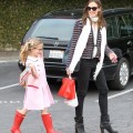 Jennifer Garner Takes Violet Book Shopping After School