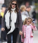 Jennifer Garner Takes Violet Book Shopping After School