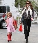 Jennifer Garner Takes Violet Book Shopping After School