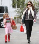 Jennifer Garner Takes Violet Book Shopping After School