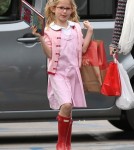 Jennifer Garner Takes Violet Book Shopping After School
