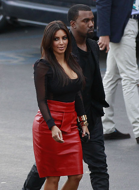 Kim Kardashian Offered $250,000 to Document her Pregnancy Online!
