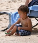 Exclusive... Miranda Kerr & Flynn Enjoy A Day On The Beach