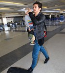 Orlando, Miranda & Flynn Catch A Flight Out Of LAX Airport