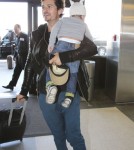 Orlando, Miranda & Flynn Catch A Flight Out Of LAX Airport