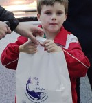 Victoria Beckham & Cruz Feast On Fish & Chips