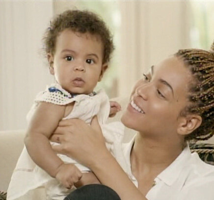 Beyonce Baby  on Beyonce Debuts Daughter Blue Ivy   Celeb Baby Laundry