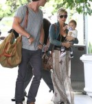Chris Hemsworth And Family At A Hotel In Santa Monica