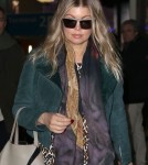 Exclusive... Pregnant Fergie Touches Down In Paris