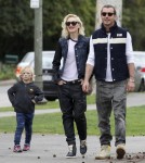 Gwen Stefani and Gavin Take The Boys to the Park
