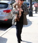 Pregnant Jessica Simpson And Her Family Stop For Mexican Food