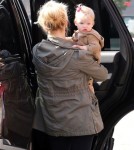 Pregnant Jessica Simpson And Her Family Stop For Mexican Food