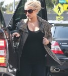 Pregnant Jessica Simpson And Her Family Stop For Mexican Food