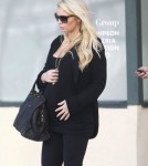 Exclusive... Pregnant Jessica Simpson Leaving The Camuto Group Offices