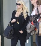 Exclusive... Pregnant Jessica Simpson Leaving The Camuto Group Offices