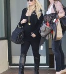 Exclusive... Pregnant Jessica Simpson Leaving The Camuto Group Offices