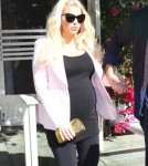 Pregnant Jessica Simpson Leaving The Ivy