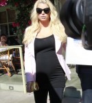 Pregnant Jessica Simpson Leaving The Ivy