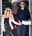 Pregnant Jessica Simpson Leaving The Ivy