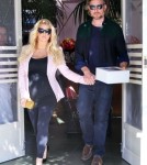 Pregnant Jessica Simpson Leaving The Ivy