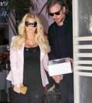 Pregnant Jessica Simpson Leaving The Ivy