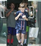 Romeo & Cruz Beckham Stop For Pinkberry