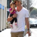 Chris Hemsworth & Family Out For Breakfast In Venice