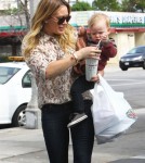 Hilary Duff Grabs Some Mexican Food To Go