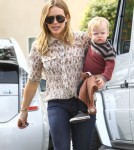 Hilary Duff Grabs Some Mexican Food To Go